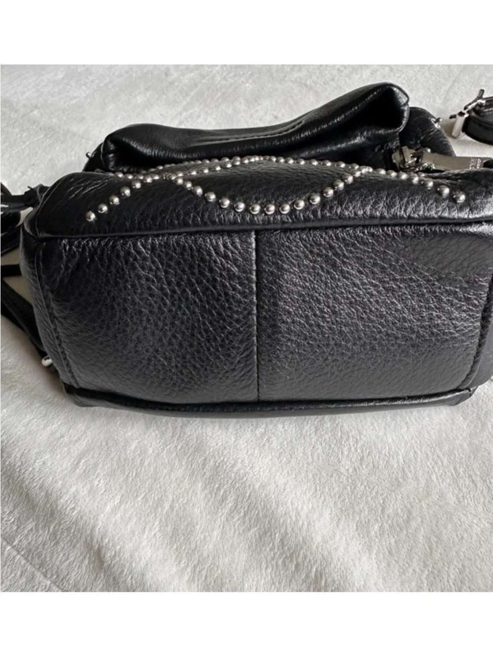 Amy Kestenberg sleek black